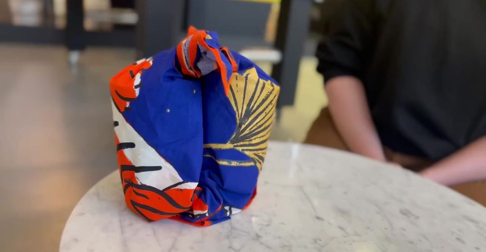 Beker ingepakt met furoshiki