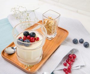 bakje yoghurt met muesli