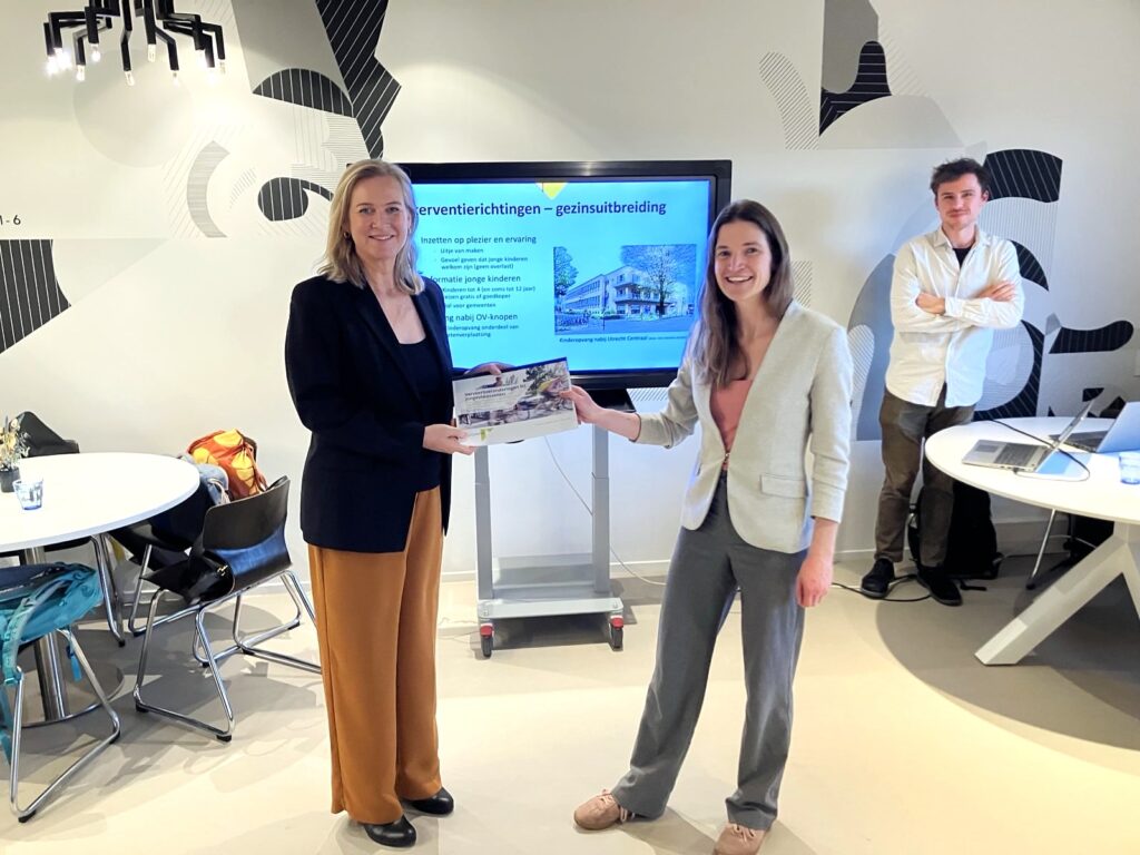 Overhandigign van het rapport