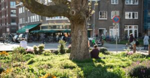 Utrecht stad, wandelen en fietsen mensen