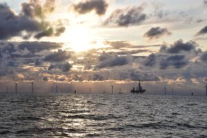 Foto van windpark op zee