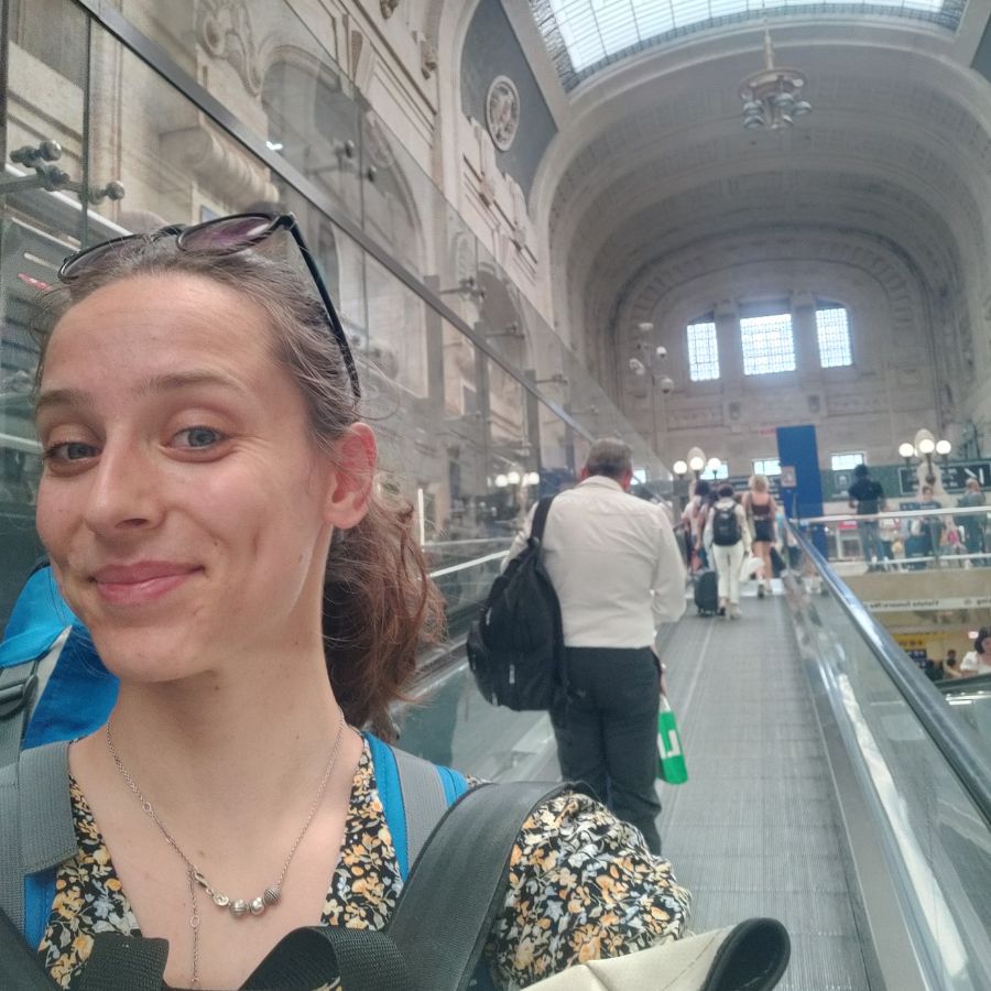 afbeelding van myrthe op milaan centraal station