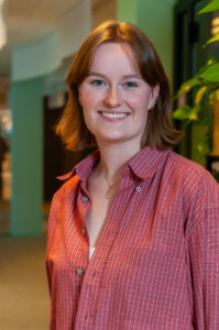 Portretfoto Louise van Beuzekom