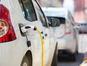 elektrische auto's laden op