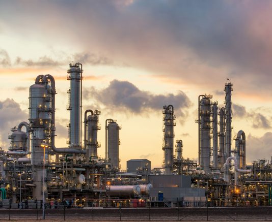 Uitstoot van fabrieken en industrie